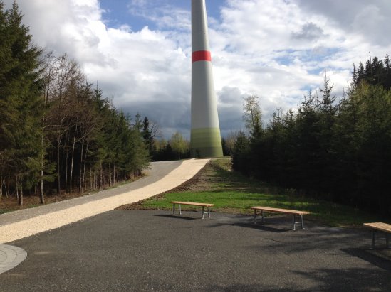 Beim Standort Fuchsbau finden Sie auch unseren Windstütz-Infopavillon